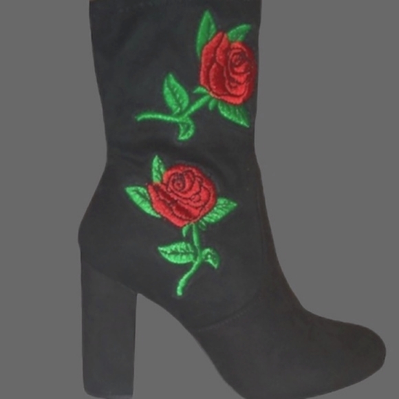 🛑BOGO 🆕Black Floral Embroidered Boot - Picture 3 of 12